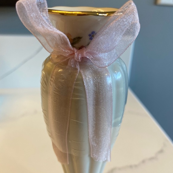 Lenox Mothers Day Vase Original Box Gold Rim Heart Charm Pink Bow Flowers 6.5” - Picture 3 of 10